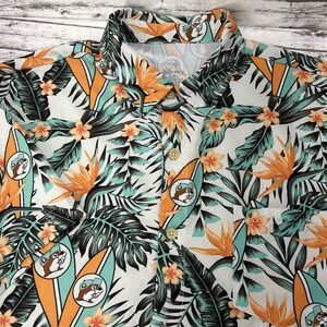 Buc-ees Men's Short Sleeve Hawaiian Surf Board Button Up Shirt Large Vacation